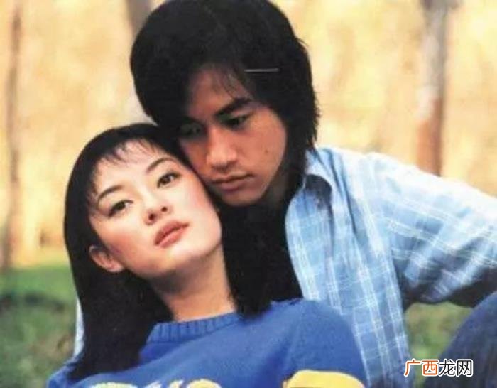 何润东晒与妻子出游照 何润东真实身高