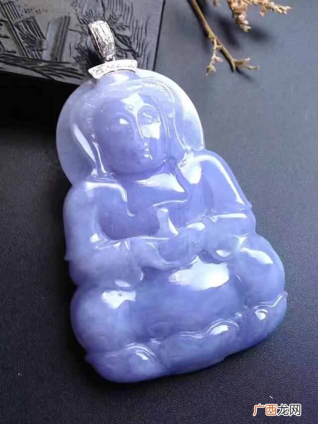 女士适合带哪些饰品 女士带什么饰品好看