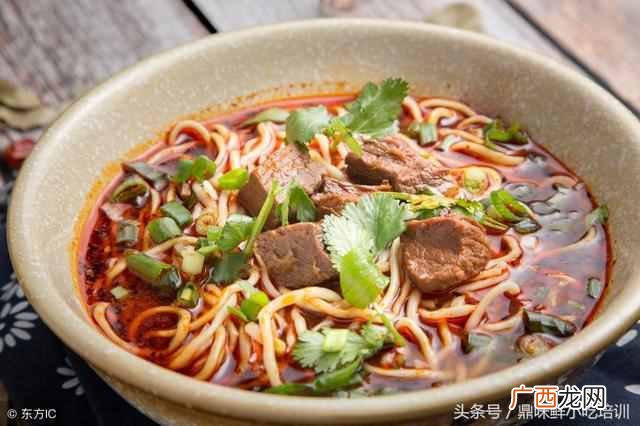 开手工面馆都有什么面（面馆的特色面条制作方
