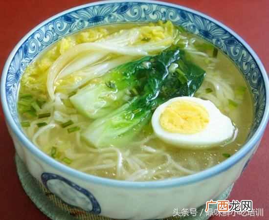 开手工面馆都有什么面（面馆的特色面条制作方
