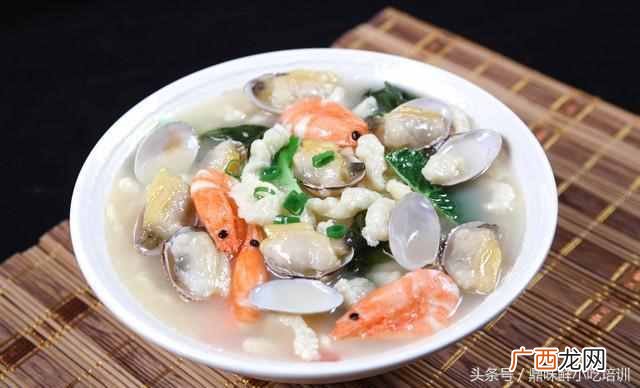 开手工面馆都有什么面（面馆的特色面条制作方