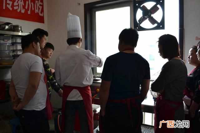 开烧烤摊要买什么工具（开烧烤摊有什么注意问