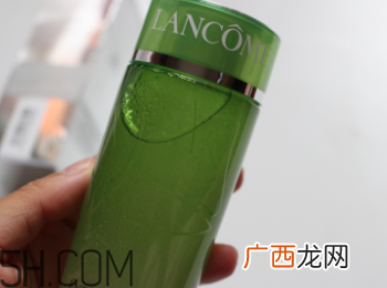 兰蔻水光润养美容液油不油？适合油皮吗？