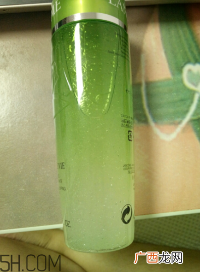 兰蔻水光润养美容液油不油？适合油皮吗？