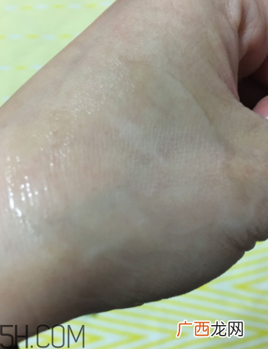 兰蔻美肤修护精华乳有刺激吗？适合敏感肌吗？