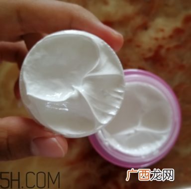 素颜霜需要卸妆吗？植美村素颜霜要卸妆吗？