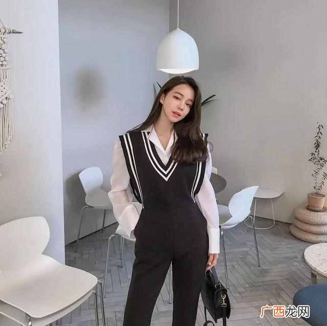 女生穿西服马甲搭配什么裤子好看吗(时髦西装