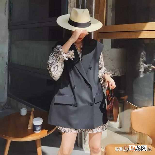 女生穿西服马甲搭配什么裤子好看（时髦西装马