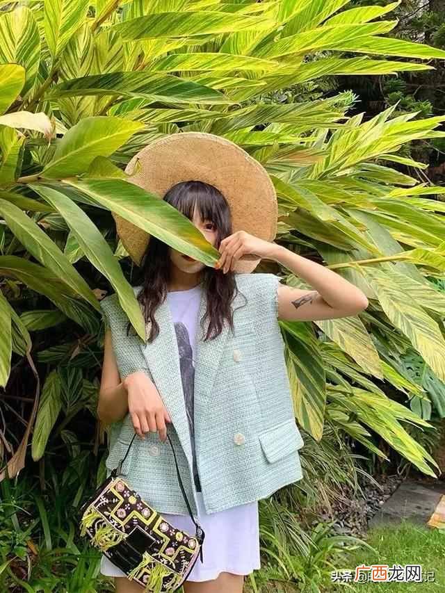 女生穿西服马甲搭配什么裤子好看（时髦西装马