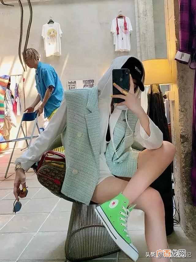 女生穿西服马甲搭配什么裤子好看（时髦西装马