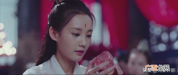 李一桐白鹿合作，为何李一桐的路人缘不如白鹿