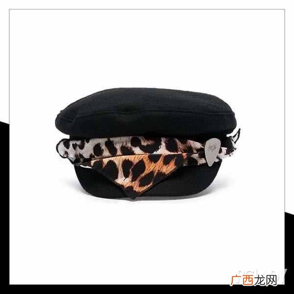 黑色衣服搭配什么帽子好看（这6种搭配时尚又好