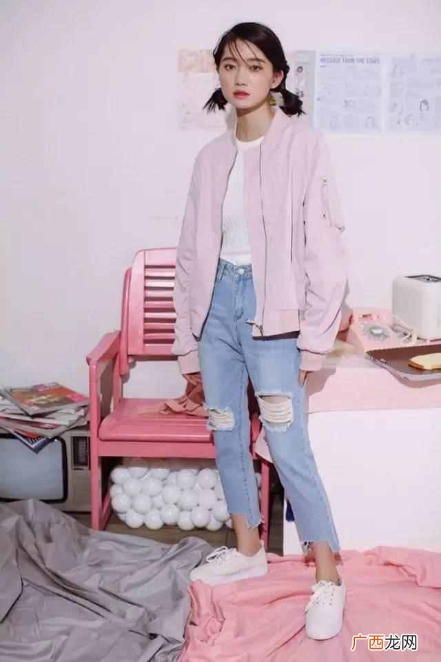 黑色棒球服的搭配什么裤子（搭配方法塑造潮流