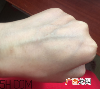 诗婷露雅坚果保湿锁水生肌液使用心得_产品评测
