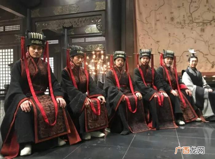 嬴政为芈华冷落母亲 赢政的母亲是芈月吗