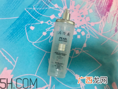 片仔癀珍珠亮肤水适合敏感皮吗？有刺激吗？