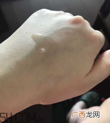 片仔癀珍珠亮肤水适合油皮吗？适合夏季吗？