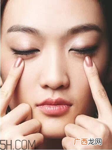 眼霜排行榜前4强 眼霜的正确使用方法图解