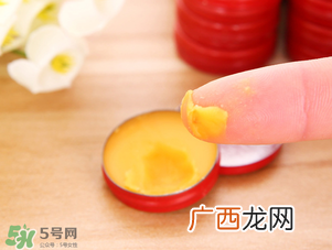 清凉油能治扁平疣吗？清凉油可以治扁平疣吗？