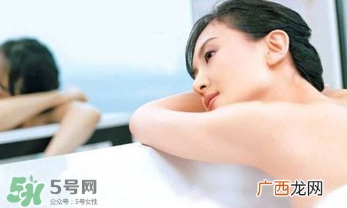 妇炎洁能治狐臭吗?妇炎洁过期了还能用吗?