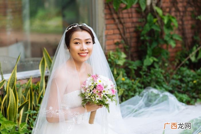 家里准备定亲、订婚 父母离婚女儿订婚怎么办