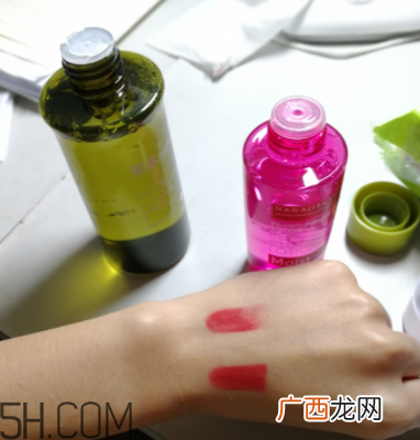 诗婷露雅卸妆水什么成分？敏感肌能用吗？