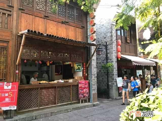 南塘老街十六格馄饨 为什么叫十六格馄饨