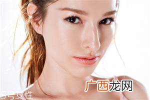 嘴唇干裂脱皮可以用蜂蜜吗？滋润唇部小妙招