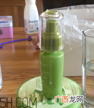 诗婷露雅保湿补水精华液适合肤质_适合年龄