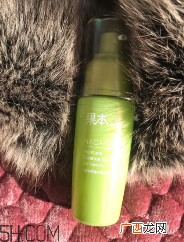 诗婷露雅保湿补水精华液使用心得_产品评测