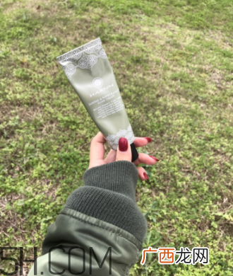 超好用的护手霜推荐 贝嫂说她的包里绝不能没有这支护手霜