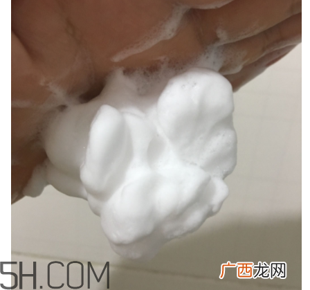 雪肌精泡沫洗颜皂适合干皮吗？洗后紧绷吗？