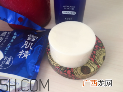 雪肌精泡沫洗颜皂适合干皮吗？洗后紧绷吗？