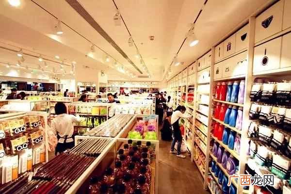 十元店里都有什么区别吗(加盟十元店和自己开