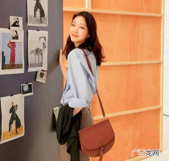 少女适合穿什么牌子（适合年轻女生的衣服牌子
