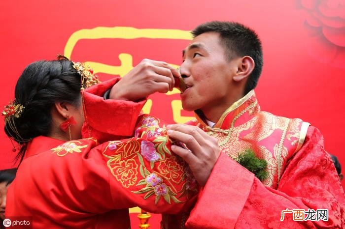 高端浪漫婚礼主持词 婚庆主持