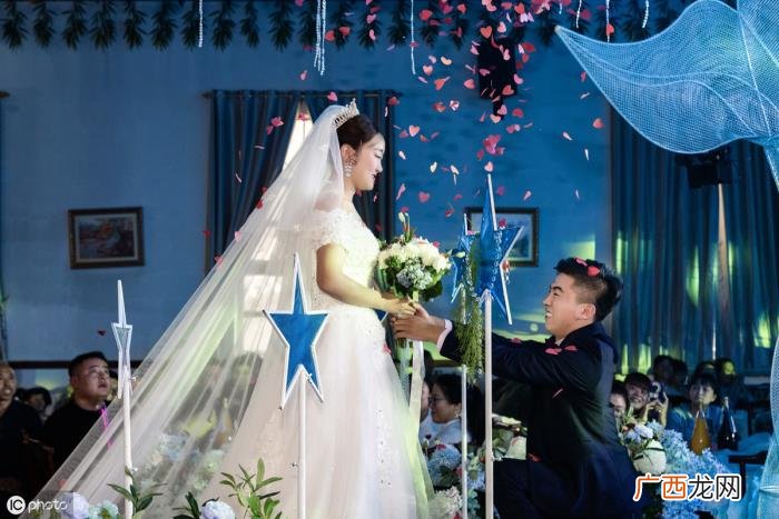 高端浪漫婚礼主持词 婚庆主持