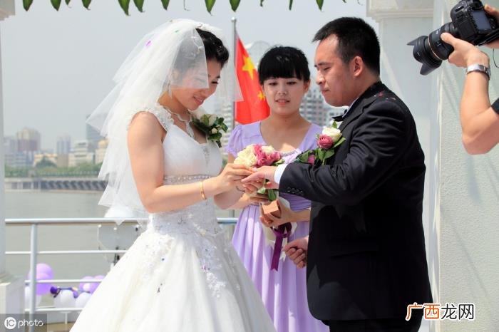 高端浪漫婚礼主持词 婚庆主持