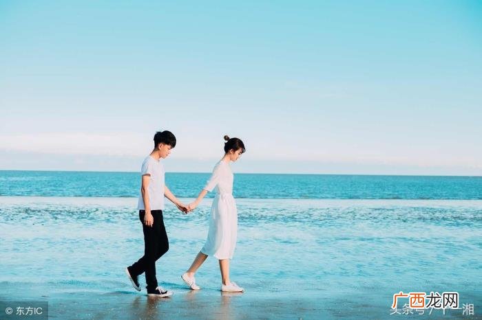 女生喜欢异性最明显的暗示，盘点女生喜欢男生的8个信号暗示