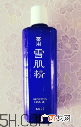 雪肌精化妆水适合干皮吗?适合痘肌吗?