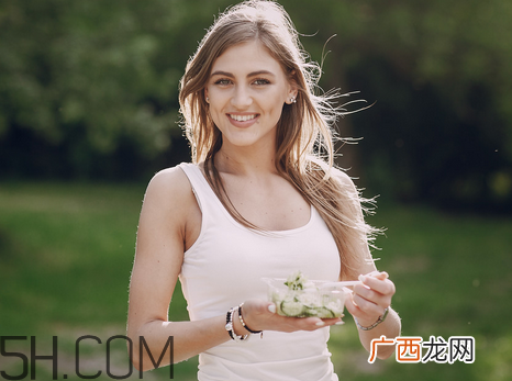 洁尔阴能直接擦吗？洁尔阴能治疗湿疹吗？