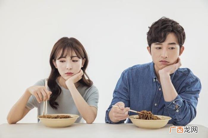 两对夫妻自述真实经历 一段感情经历怎么写