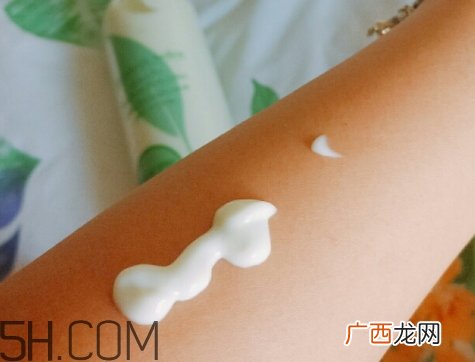 雅顿身体乳怎么打开？雅顿身体乳怎么用？