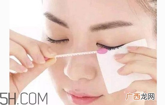 普通卸妆油可以卸眼唇吗？适合卸粉底液的卸妆品推荐
