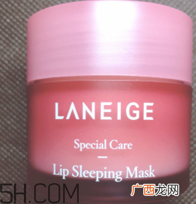 兰芝夜间唇膜每次敷多厚？每次用多少？