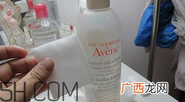 纹眼线后化妆了怎么卸妆？化妆棉和卸妆棉用法