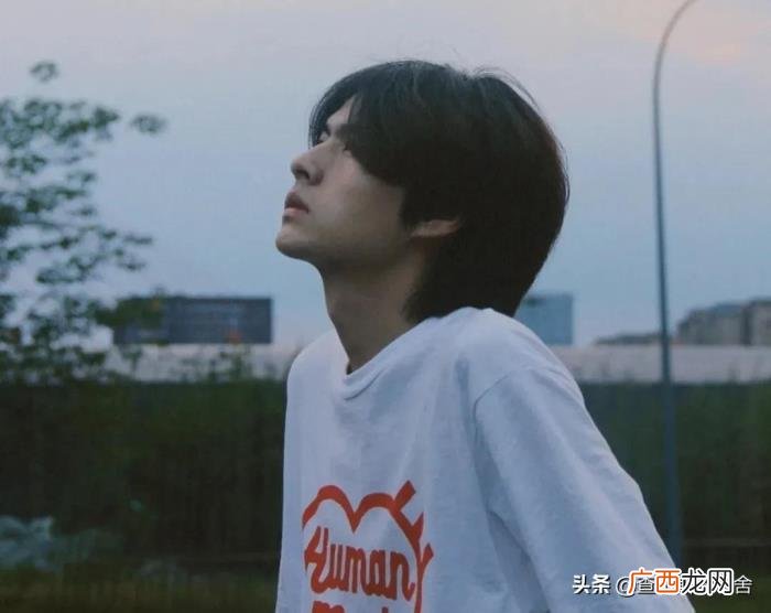 男生有这5种肢体语言 男生肢体接触等级