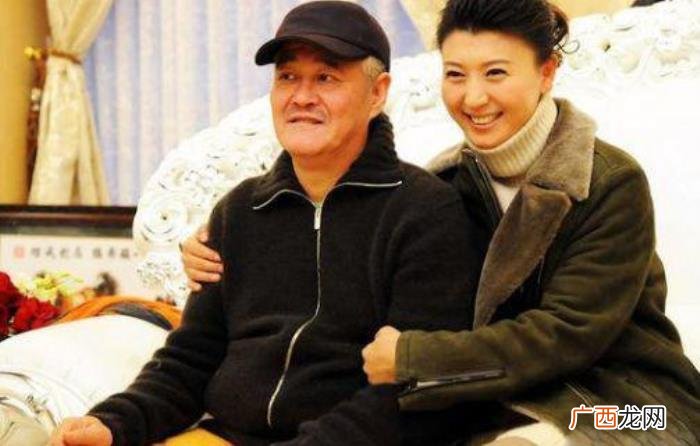 两任丈夫都是二婚 阎学晶的两任老公