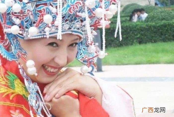 两任丈夫都是二婚 阎学晶的两任老公