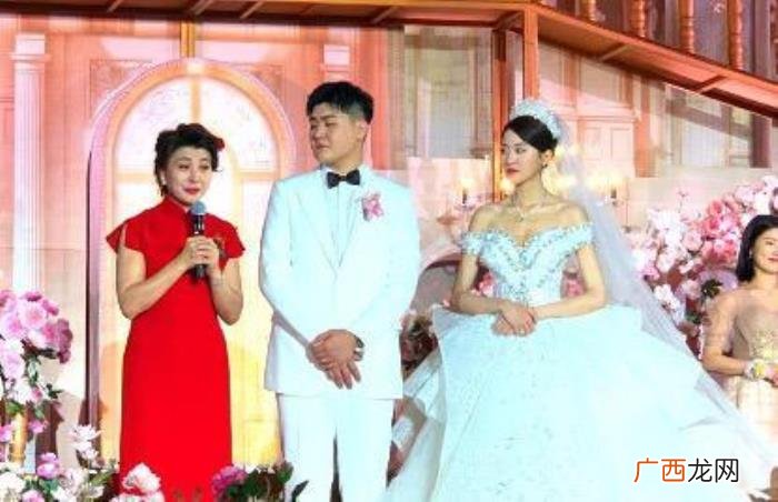 两任丈夫都是二婚 阎学晶的两任老公
